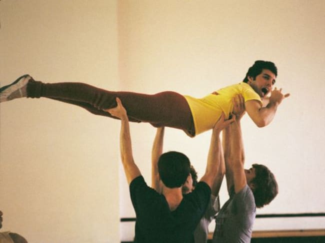 El vocalista Freddie Mercury en uno de los ensayos de sus shows.