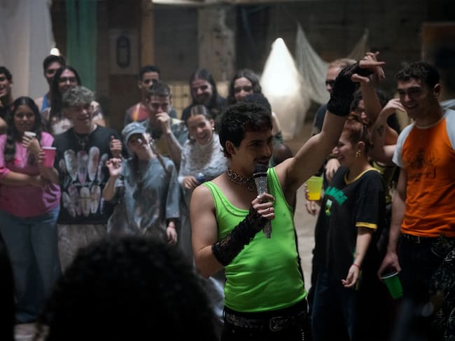 Omar Banana en un fotograma de 'A Fuego'. / A Contracorriente Films
