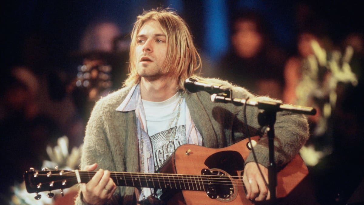 La camiseta de Kurt Cobain usada en la sesión más famosa de Nirvana sale a subasta