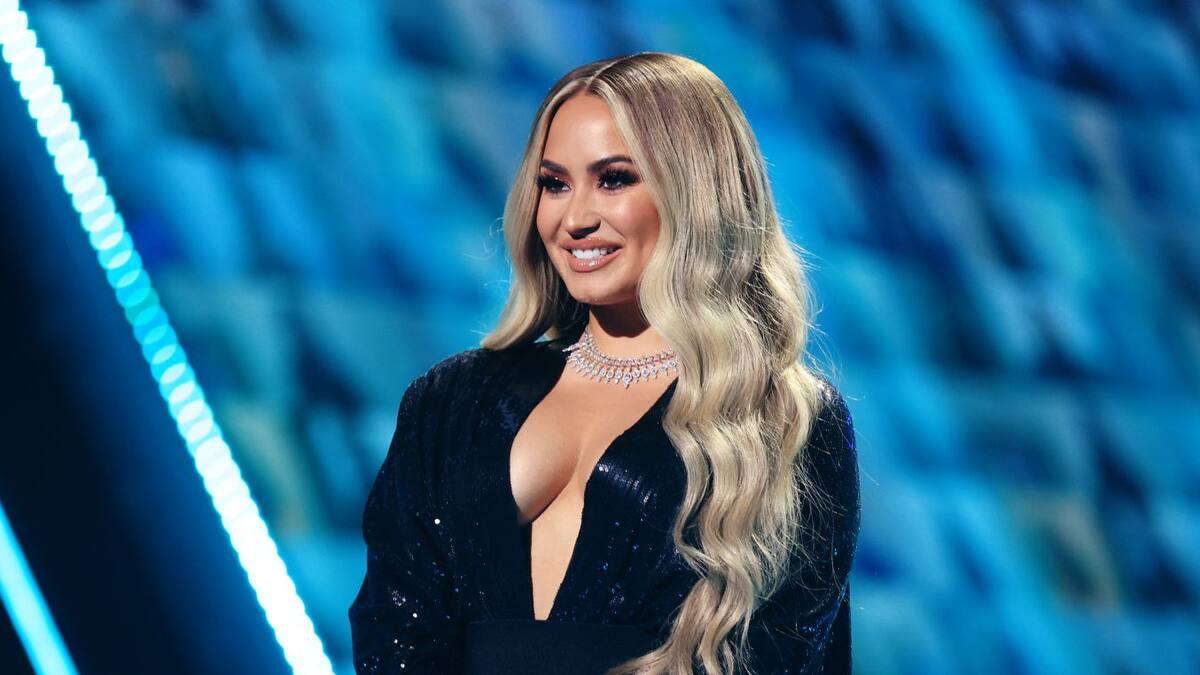 Demi Lovato tiene nuevo disco: Dancing with the devil The art of starting over