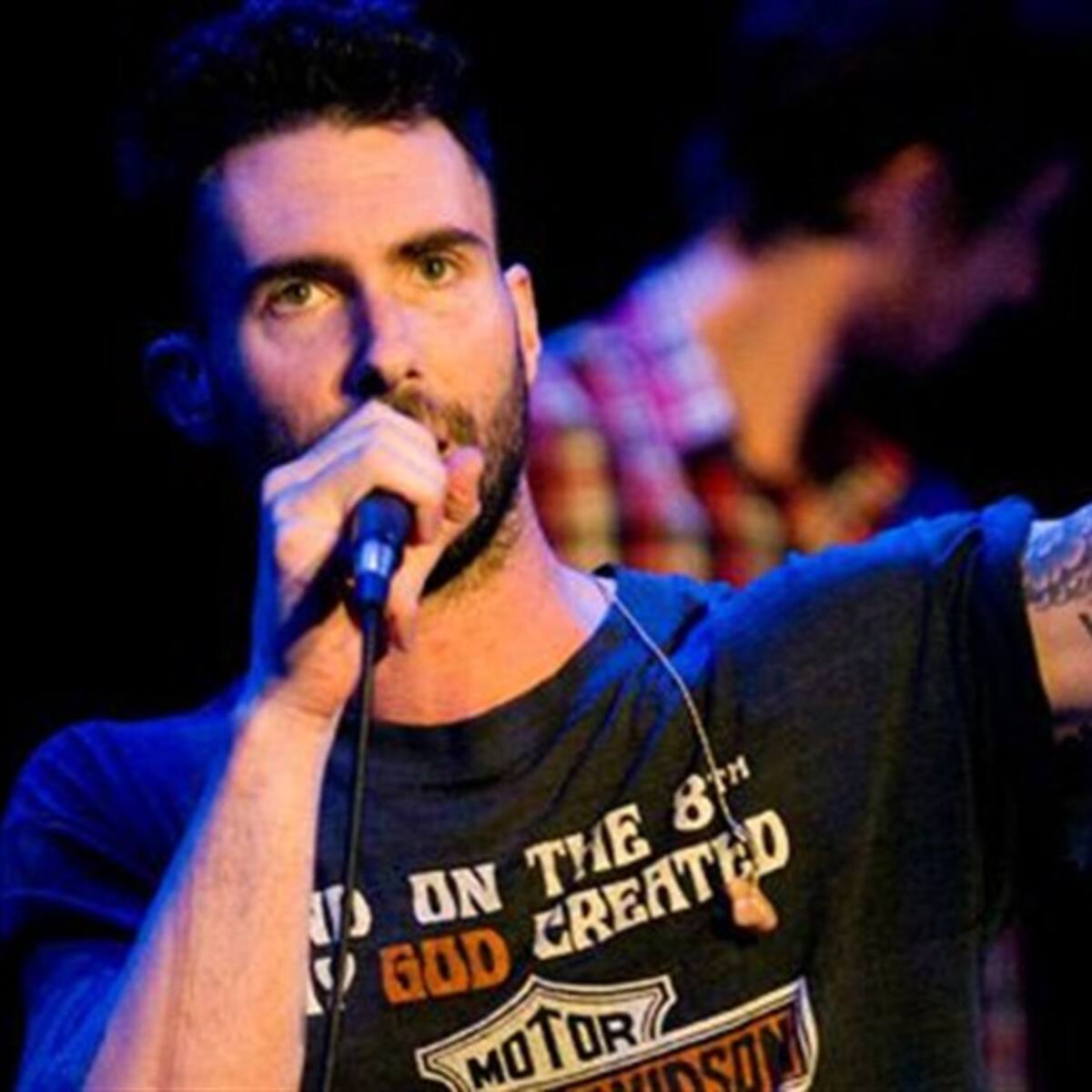 Maroon 5 lanza "V"