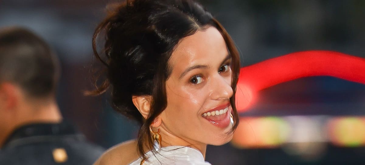 Rosalia durante un evento de Schiaparelli en el marco de la Paris Fashion Week de 2026