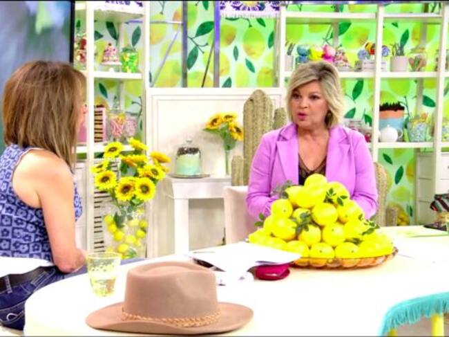 María Patiño y Terelu Campos presentando 'Sálvame Lemon Tea' la tarde del 16 de febrero