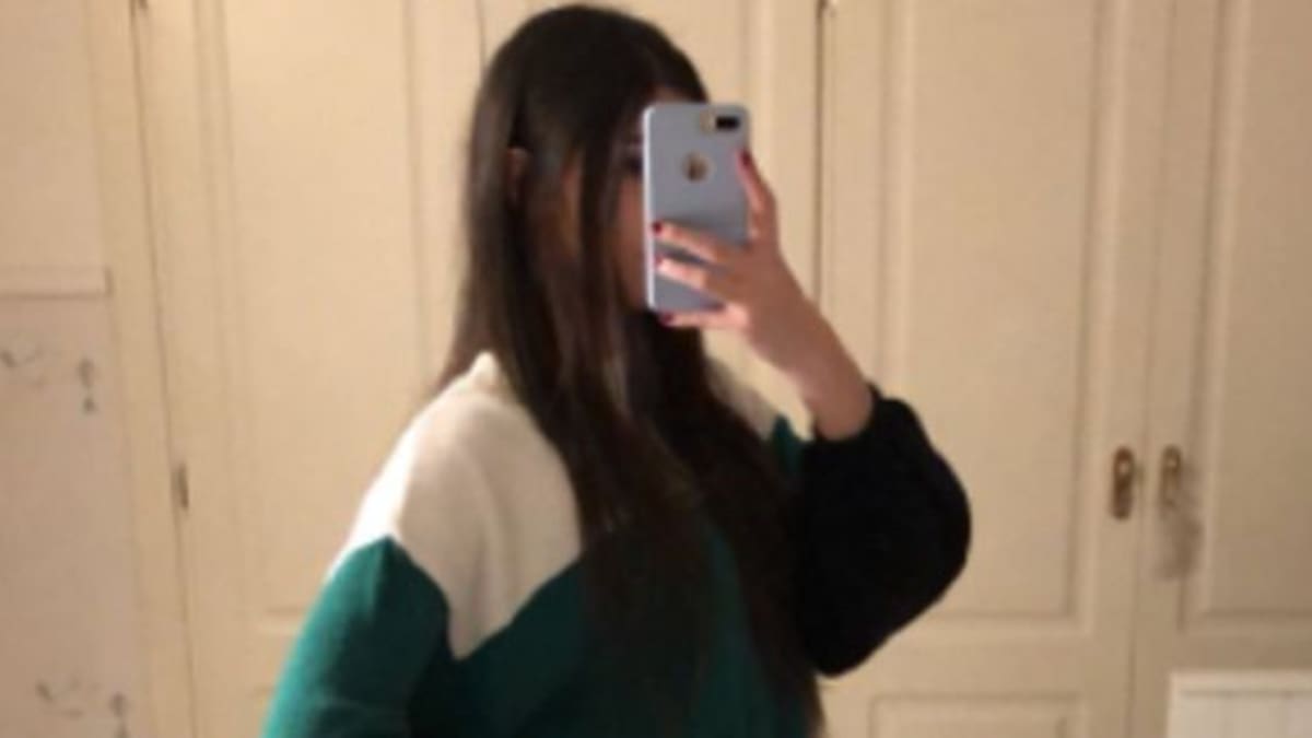 ¿Esta chica tiene una o dos piernas?