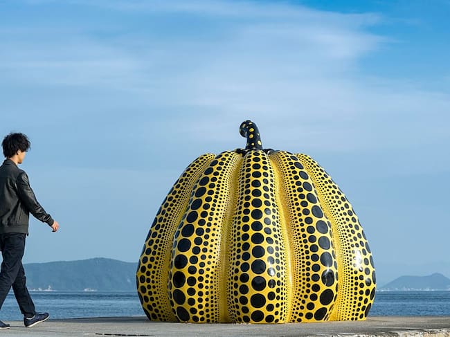 Pumpkin, Naoshima