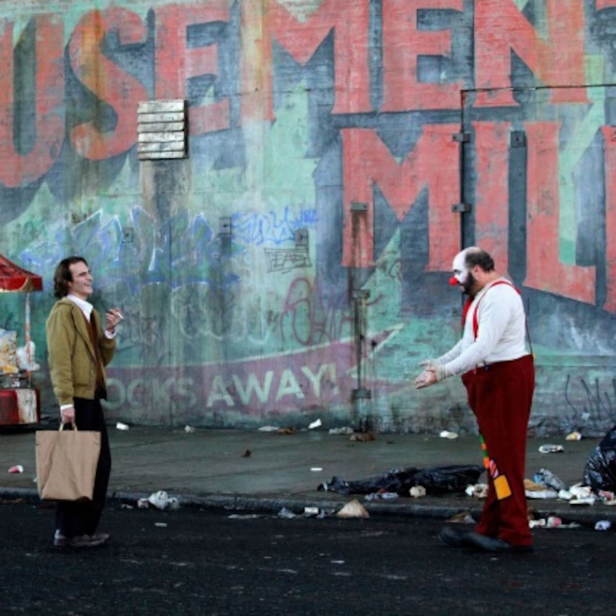 Así se ve Joaquín Phoenix en su primera aparición como Joker