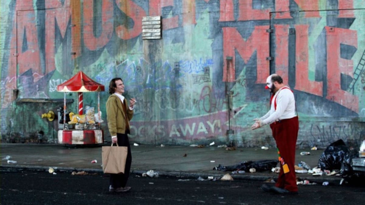 Así se ve Joaquín Phoenix en su primera aparición como Joker