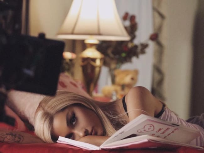 Ariana Grande será Regina George en su nuevo vídeo