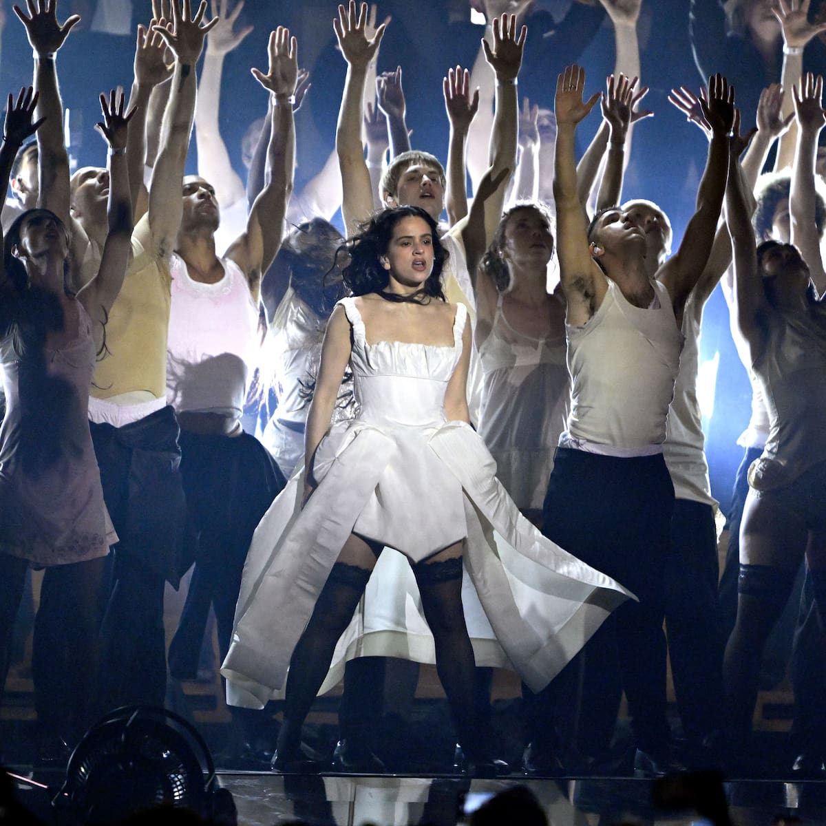 Lo de Rosalía en los Premios Brit 2026: una actuación que reafirma su estatus como icono internacional