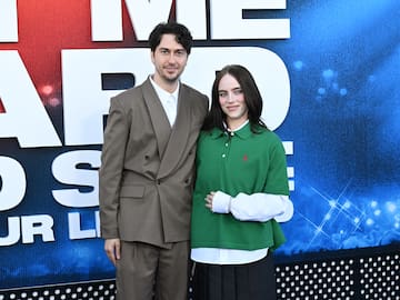 Billie Eilish y su novio Nat Wolff debutan como pareja oficial en la premiere de su documental en Los Ángeles