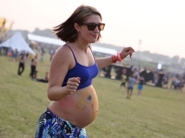 Cómo poner música a los bebés durante el embarazo.