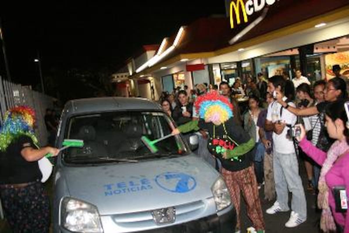La Hora sin Nombre Segundo Aniversario Mc Donald's Zapote