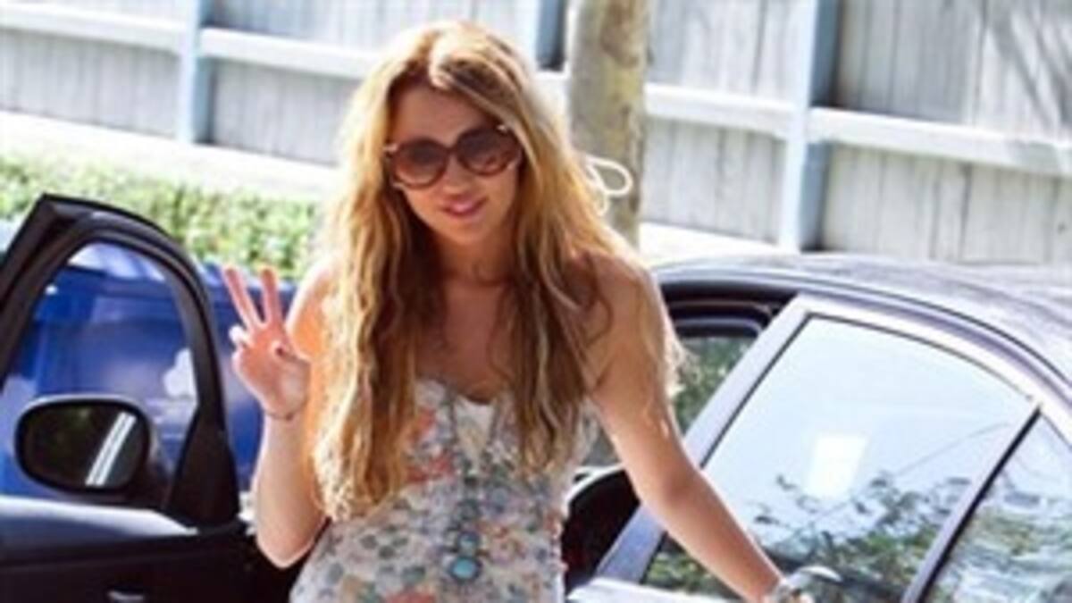 Miley Cyrus estrena nuevo tatuaje