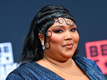 LIZZO DONARÁ UN MILLÓN DE DÓLARES PARA LUCHAR CONTRA LA PROHIBICIÓN DEL ABORTO EN ESTADOS UNIDOS