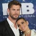 Elsa Pataky y Chris Hemsworth se van a la fiesta de un grupo de música y lo petan con su excéntrico baile