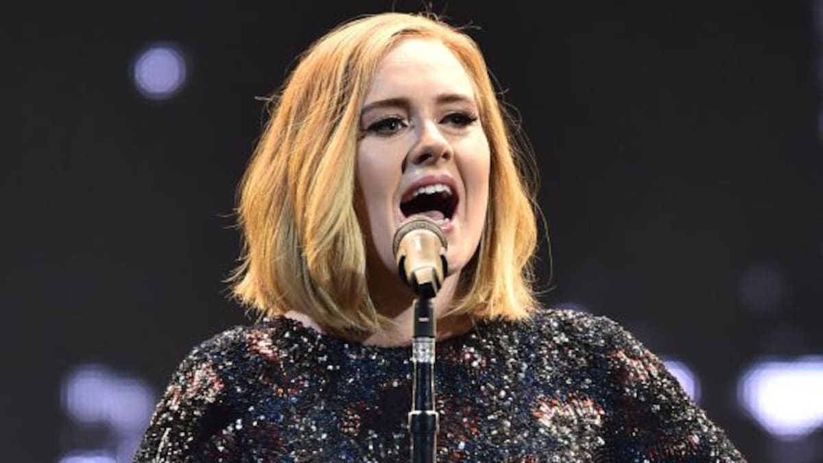 Mirá como resolvió Adele un problema en vivo