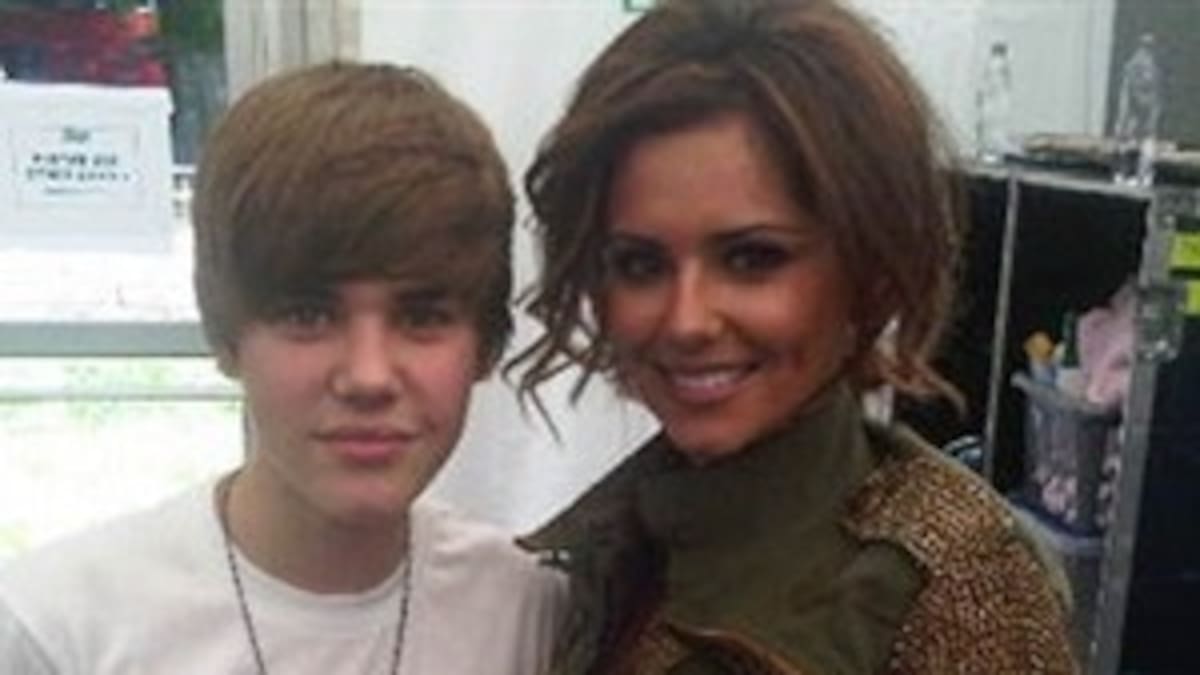 Cheryl Cole besa a Justin Bieber