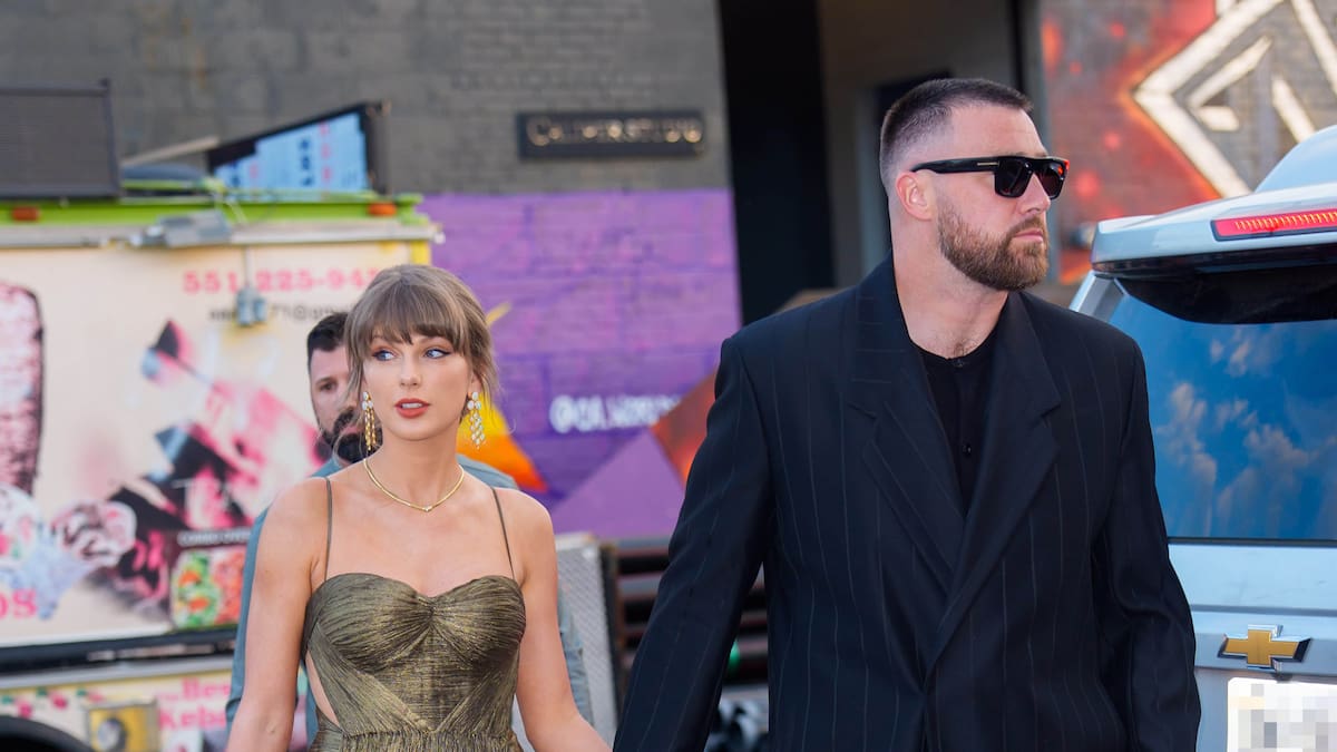 Taylor Swift aparece en el partido de la NBA y la retransmisión deja una escena tan incómoda como viral: "Su prometida está aquí en el partido"