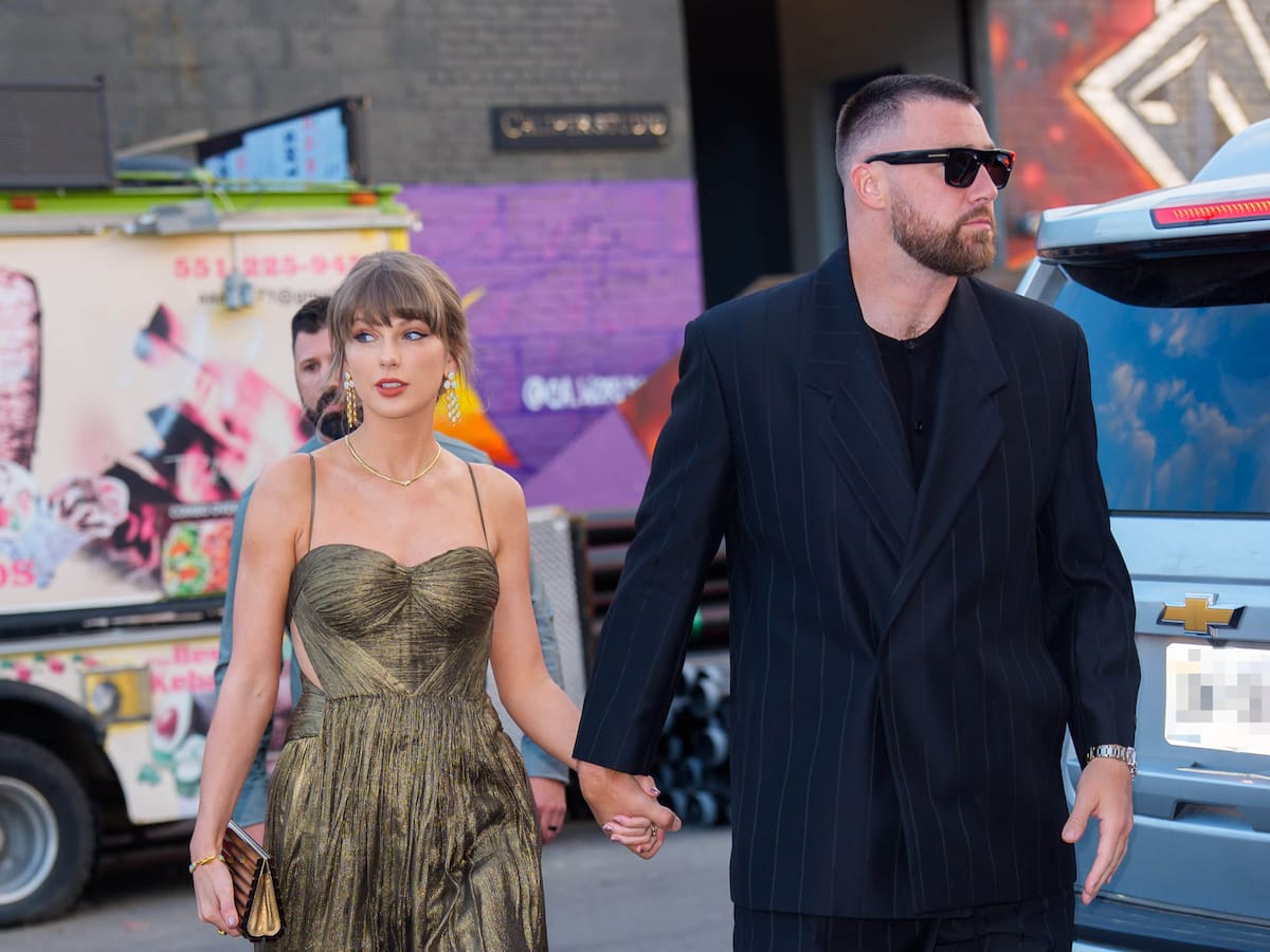 Taylor Swift aparece en el partido de la NBA y la retransmisión deja una escena tan incómoda como viral: "Su prometida está aquí en el partido"
