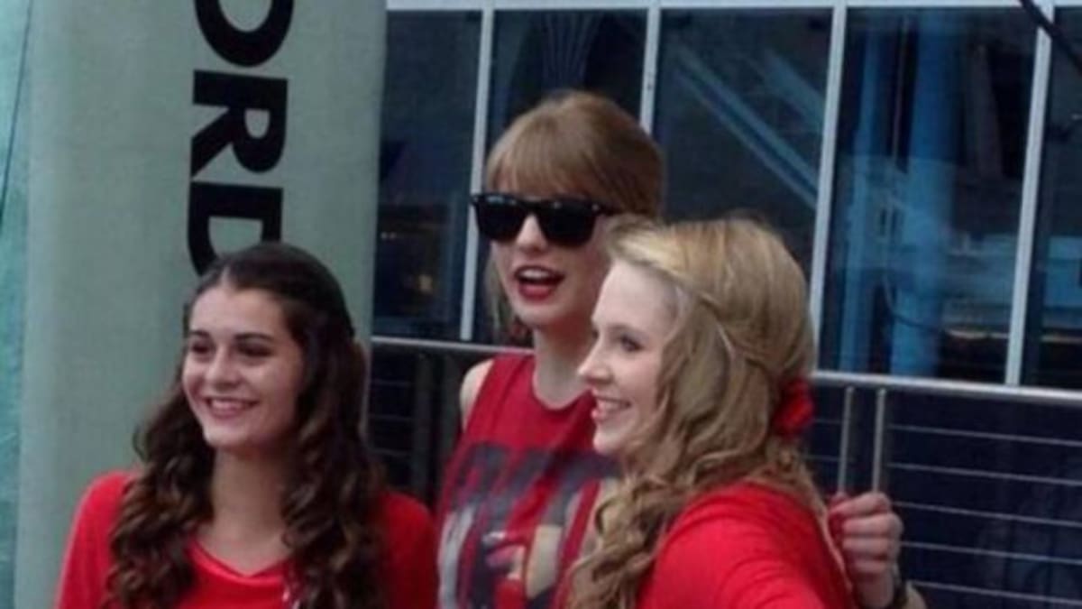 Taylor Swift sorprendida por su clon