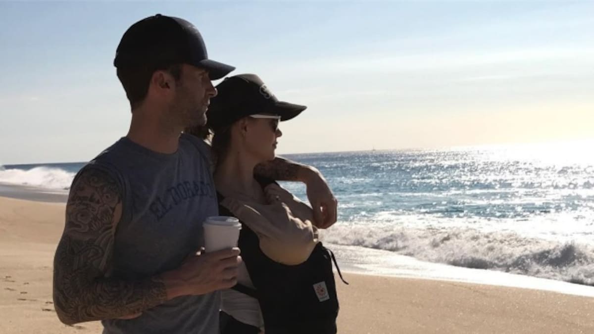 "Todo lo que necesito está aquí" dice Adam Levine en post con Behati y Dusty
