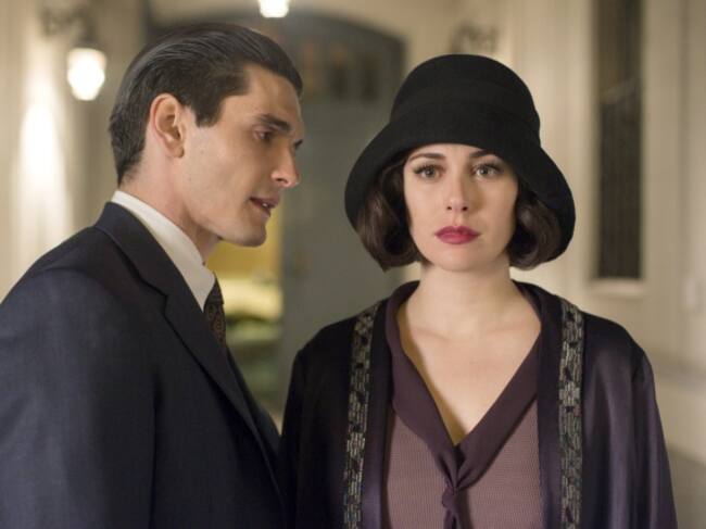 Yon González y Blanca Suárez se reencuentran en 'Las chicas del cable'