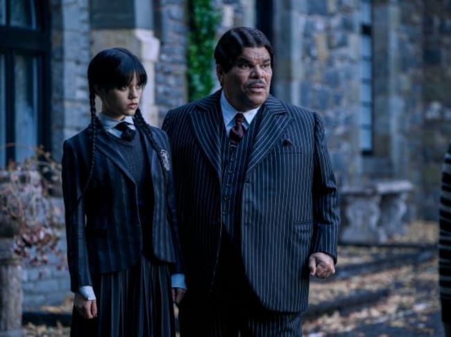 Jenna Ortega en el papel de Miércoles Addams.