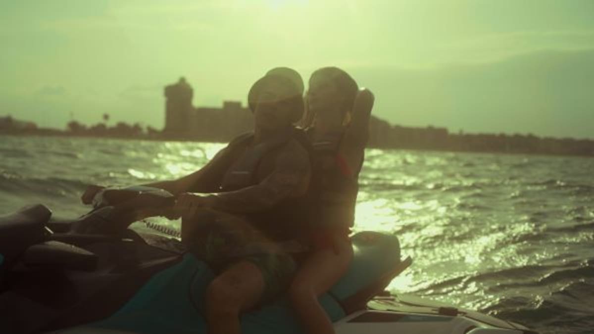 Lunay trae los ritmos tropicales del verano en ‘Epapale’