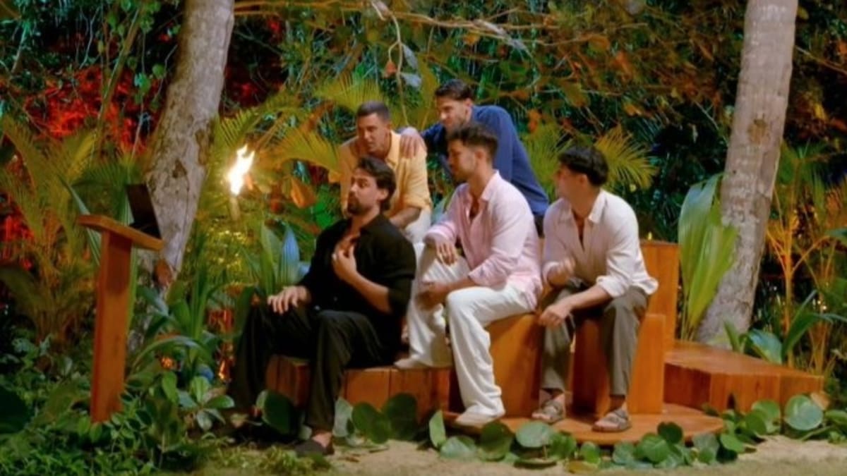 Llegan las primeras hogueras a ‘La isla de las tentaciones 10’ con ambientes muy distintos en ambas villas: “Eso sí que es hacer algo”