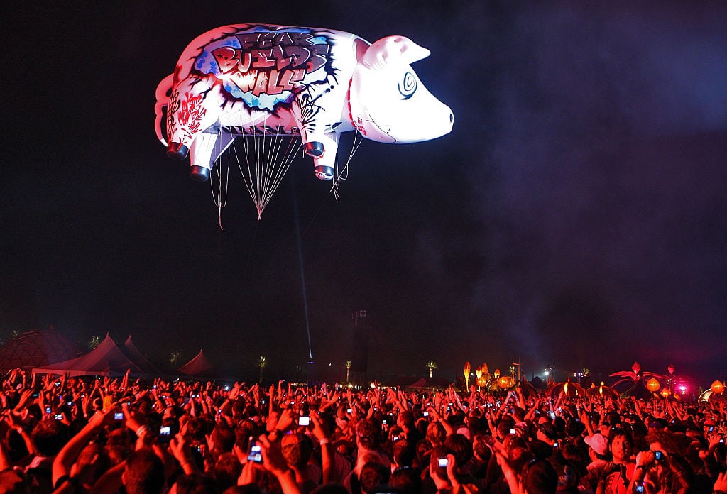 El cerdo de Pink Floyd sobre el cielo de Coachella