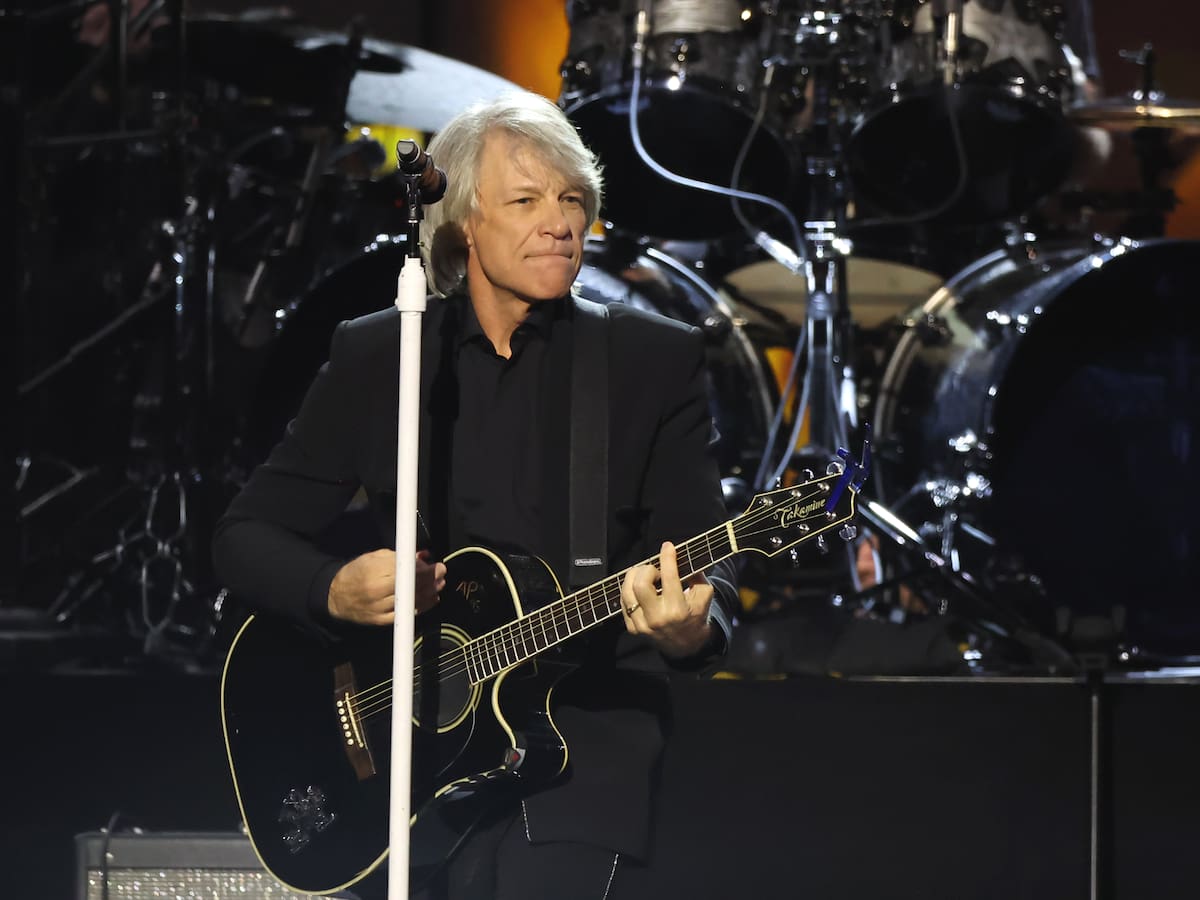El primer contrato musical de Jon Bon Jovi ve la luz: un documento de 1980 que revela los inicios del icono del rock
