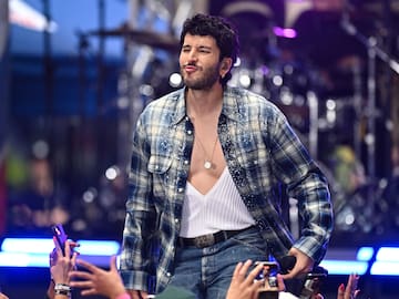 Sebastián Yatra y Rusalana regalan un momento único y especial a los bilbaínos cantando juntos ‘Un año’