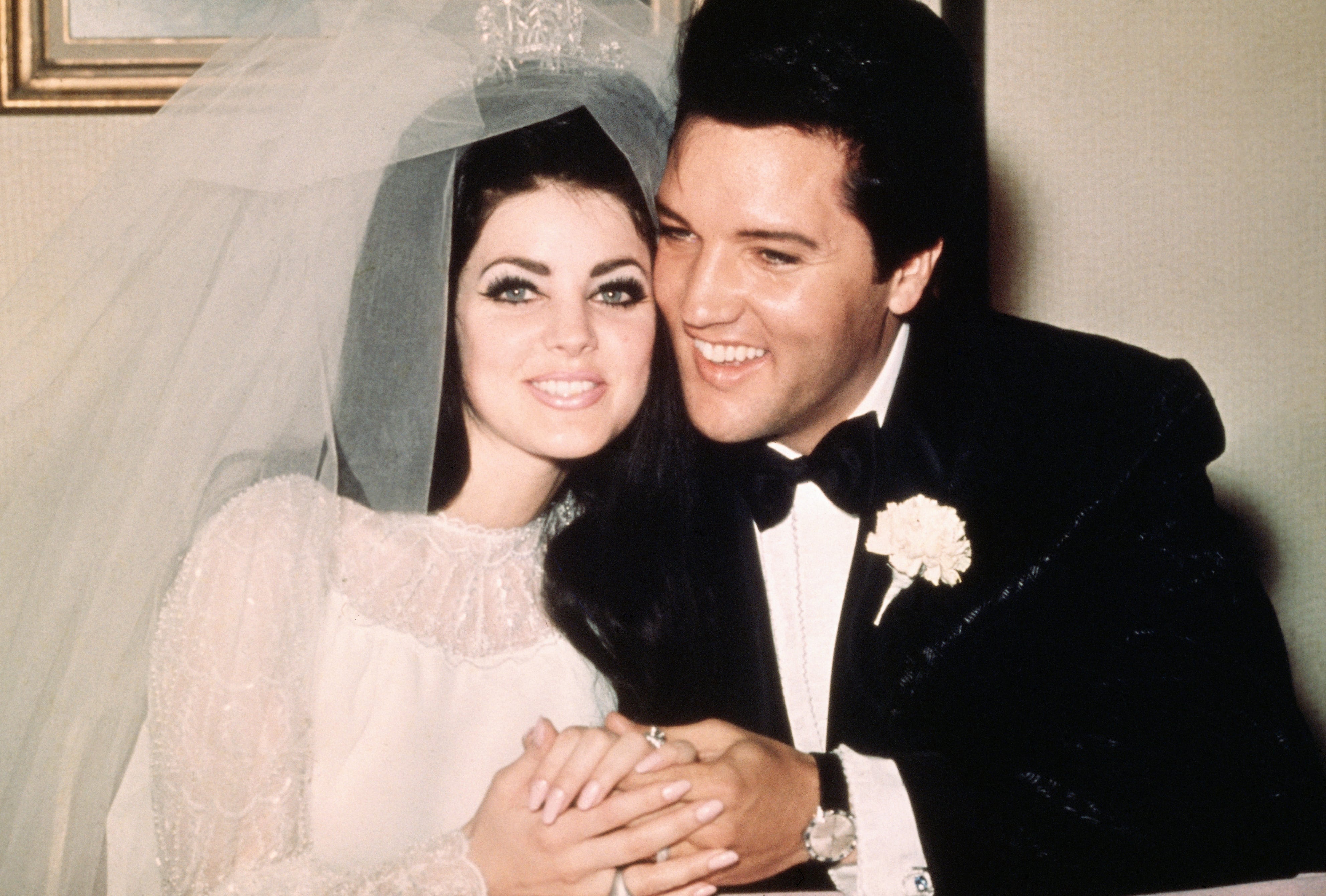 Elvis y Priscilla Presley el día de su boda el 1 de mayo de 1967.