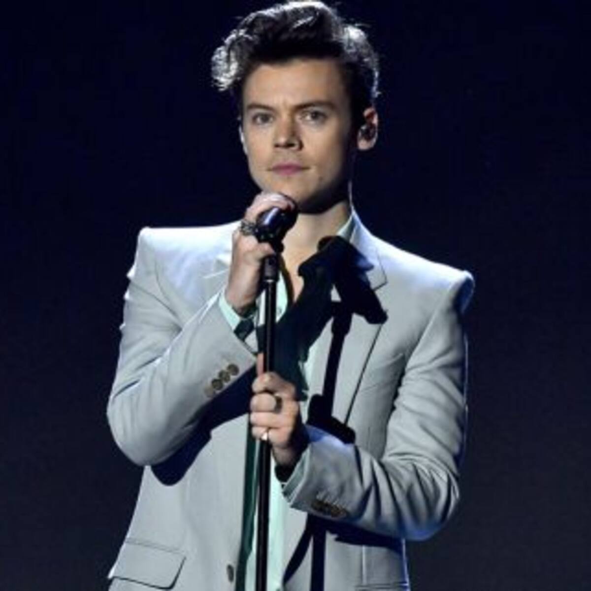 Harry Styles sorprendió a sus fans al interpretar un tema de Nirvana