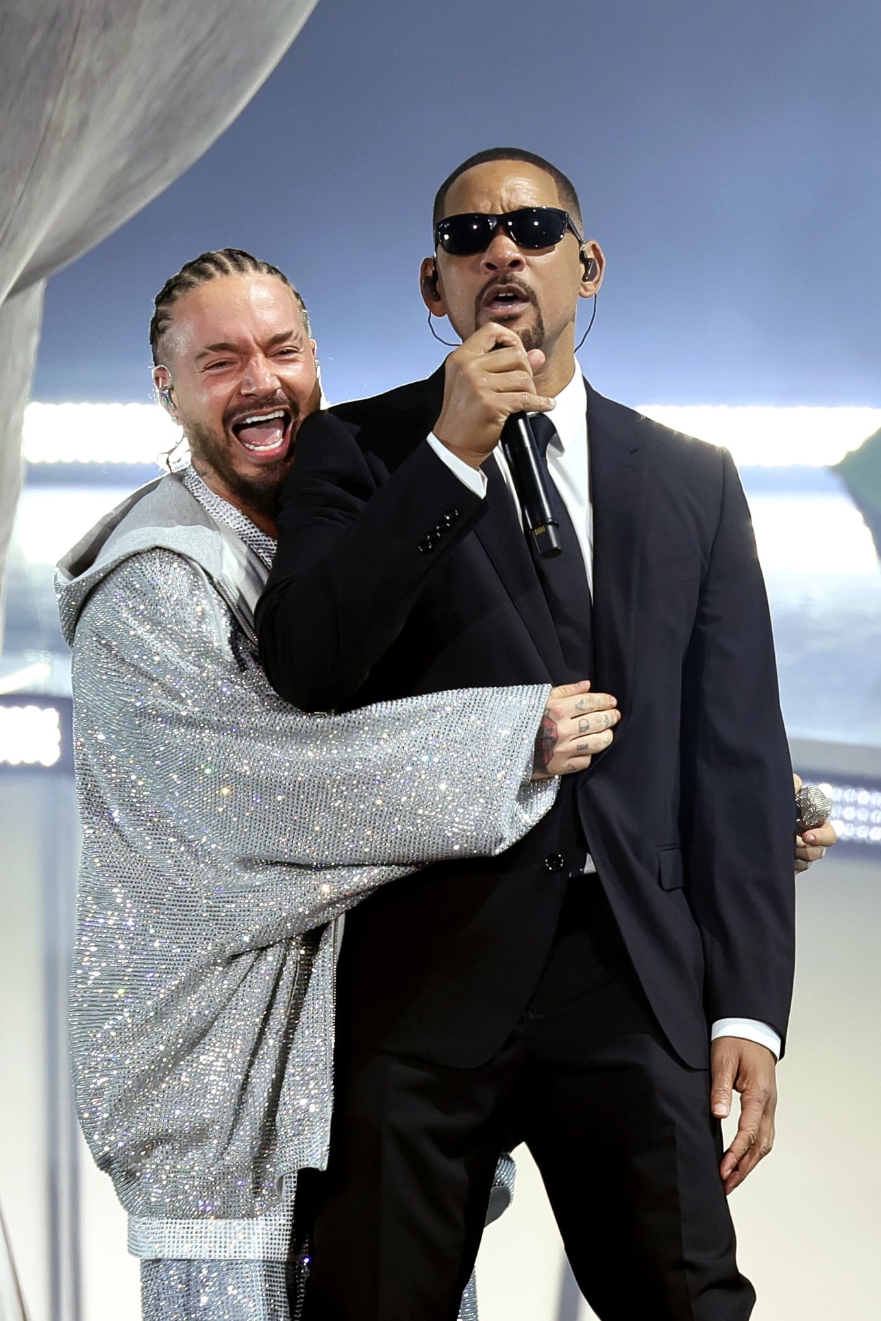 El Coachella Fest ha celebrado el primero de sus dos findes consecutivos en Indo (California). El festival por excelencia de las celebs se ha llenado de música y sorpresas. Will Smith ha sido el invitado inesperado de J Balvin.