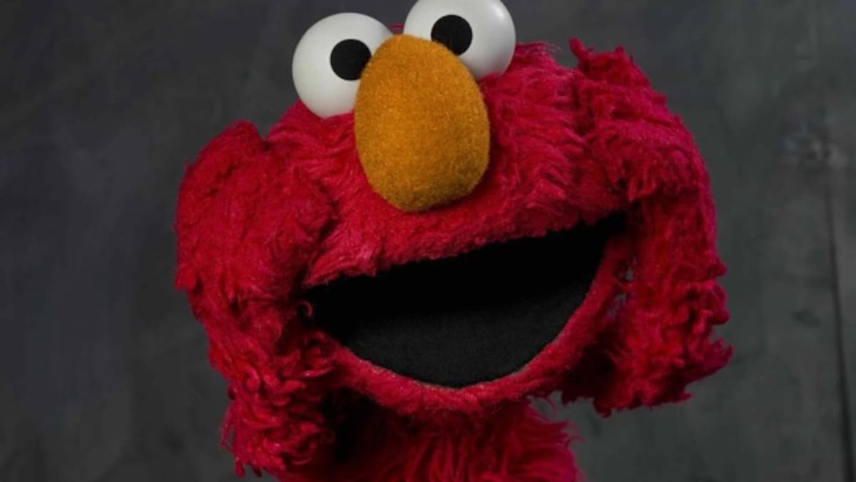 Elmo despedido de Plaza Sésamo por artes de Donald Trump