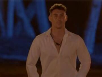 Álvaro Boix, a saco con Javi Redondo en la última hoguera de los chicos en ‘La isla de las tentaciones’