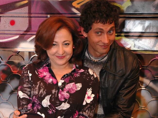 Carmen Machi y Paco León en la presentación de 'Aída' en 2005. / Jose R. Aguirre/Cover/Getty