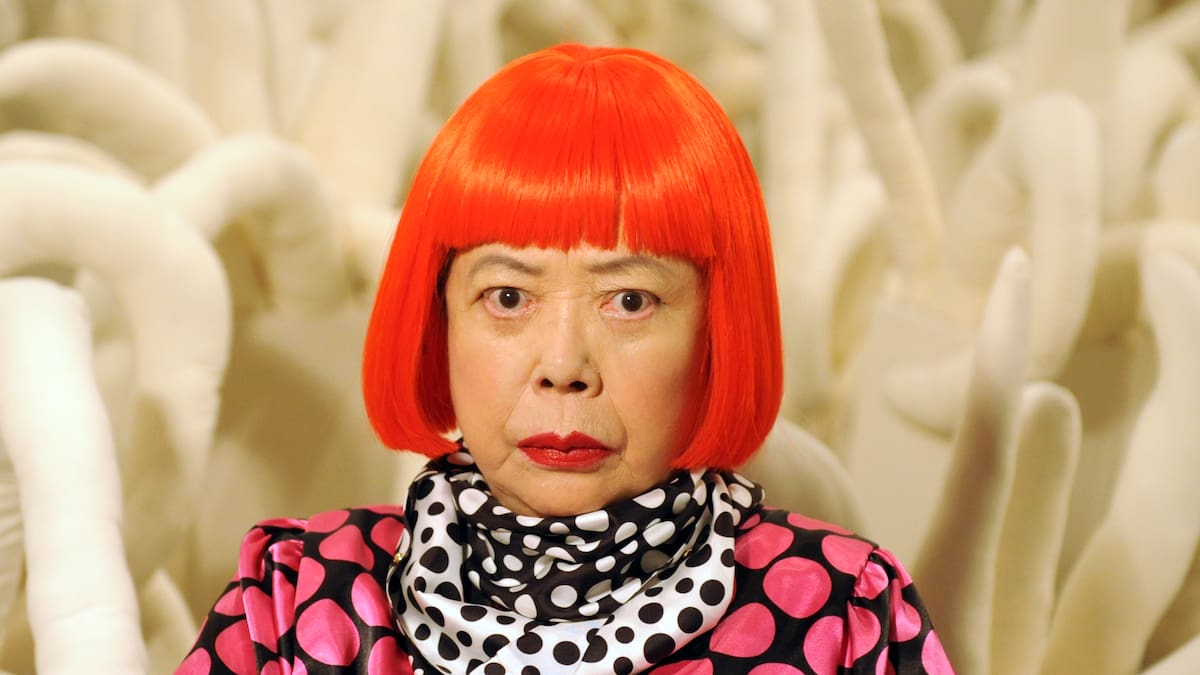Muere a los 97 años Yayoi Kusama, la artista que convirtió sus alucinaciones en arte: su sobras más famosas, su trastorno y su vida en un psiquiátrico