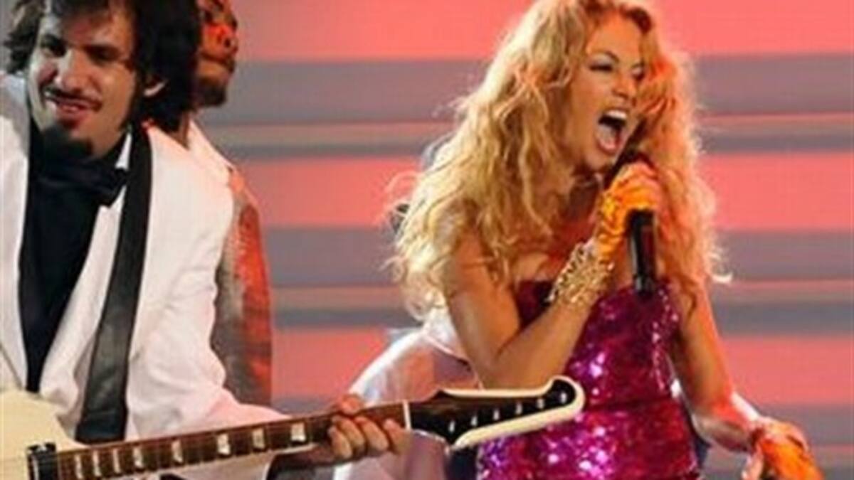 Paulina Rubio estrenó sencillo en los premios Billboard
