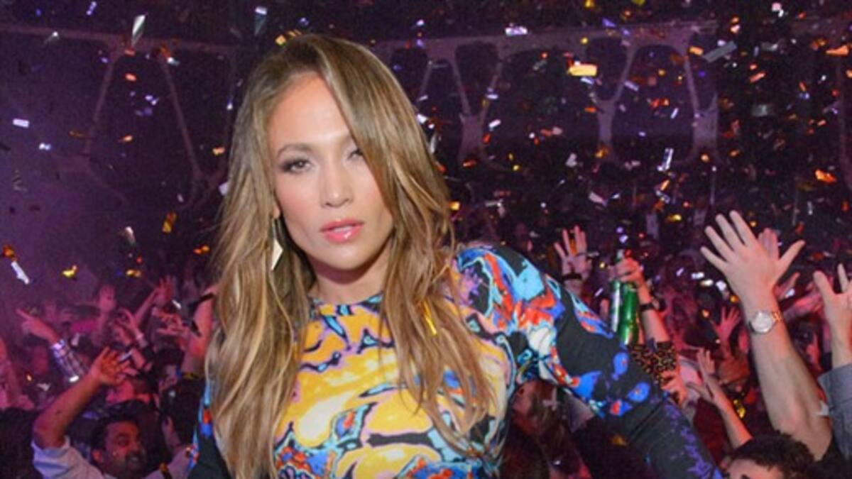 Jennifer Lopez será la mamá de Rihanna