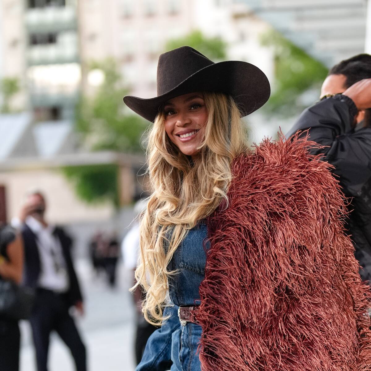 El detalle en la última foto de Beyoncé dispara los rumores de una colaboración... ¿con Bad Bunny?