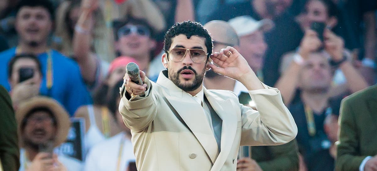 Bad Bunny, antes de cancelar su concierto en el Ippodromo SNAI La Maura en Milan en su 'DeBÏ TiRAR MáS FOToS World Tour'.
