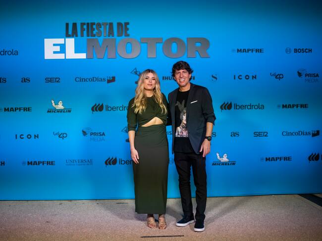 Los presentadores de Anda Ya en los premios de La Fiesta del Motor.