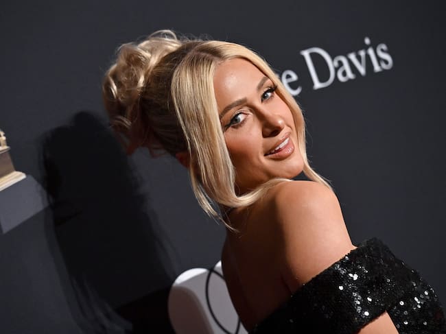 Paris Hilton en el The Beverly Hilton en la pre-gala de los Grammy de 2023.