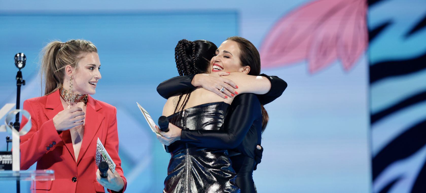 Rosalía y Paula Echevarría, protagonistas de un lapsus en LOS40 Music Awards.