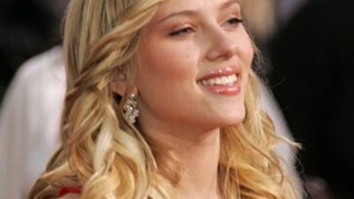 Scarlett acepta que las fotos son de ella