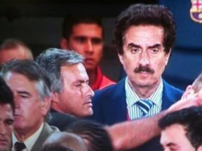 José Mourinho y Vilanova durante el partido FB Barcelona - Real Madrid (2011).