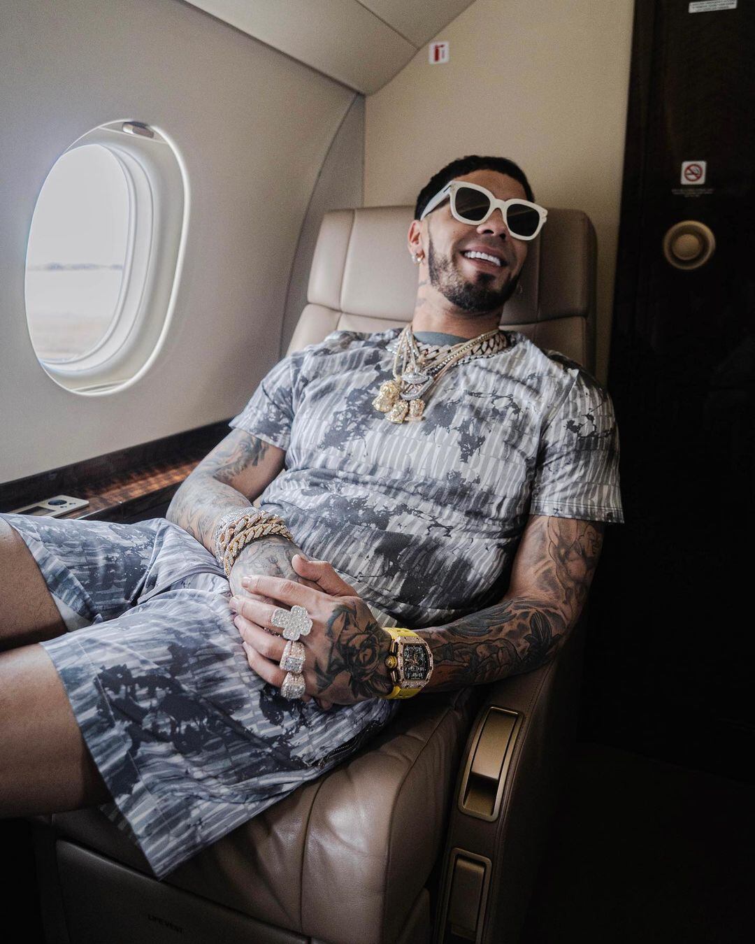 Instagram @anuel