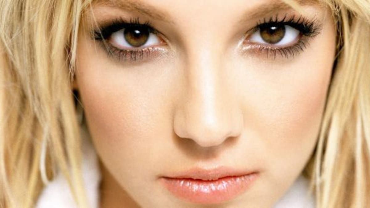 ¡Britney se olvidó la coreo en pleno show!